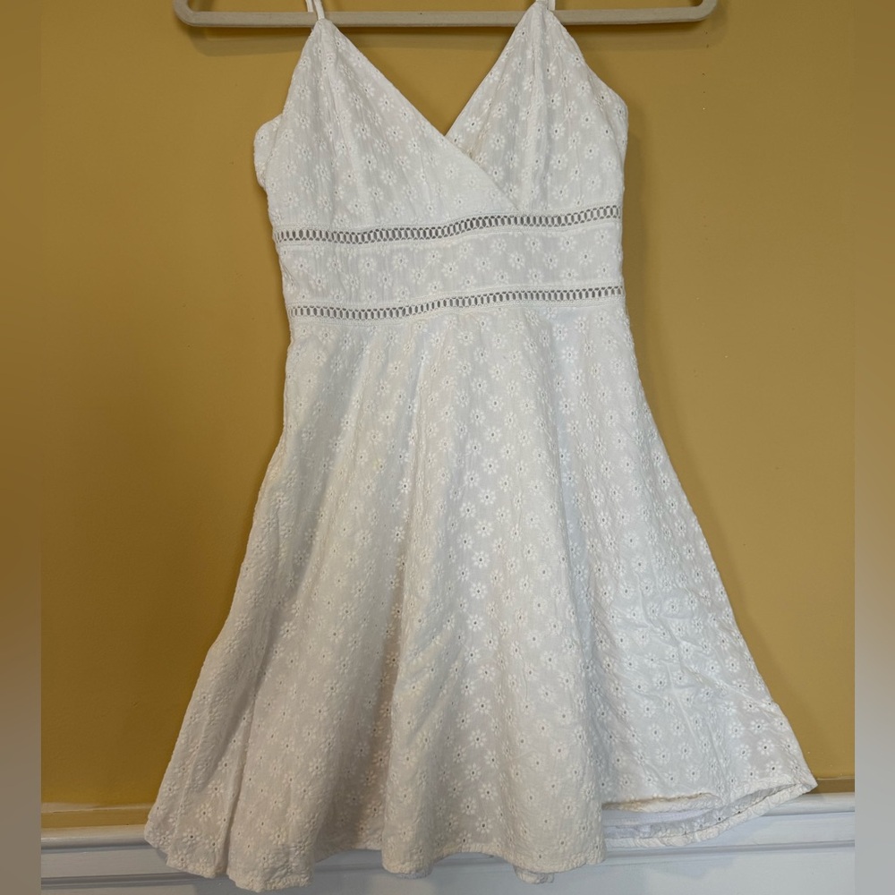 Jun & Ivy. Adorable eyelet dress. Women’s XXS.